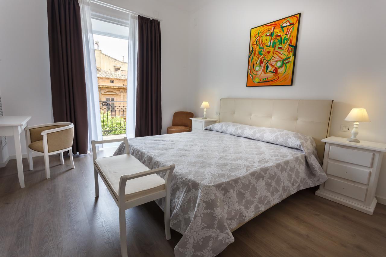 Porta Maqueda Bed & Breakfast Palermo Bagian luar foto